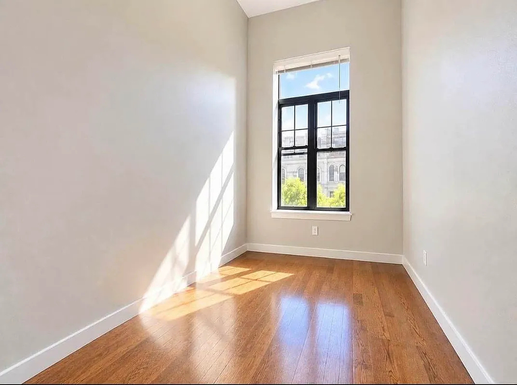 241 Jefferson Street - Photo 4