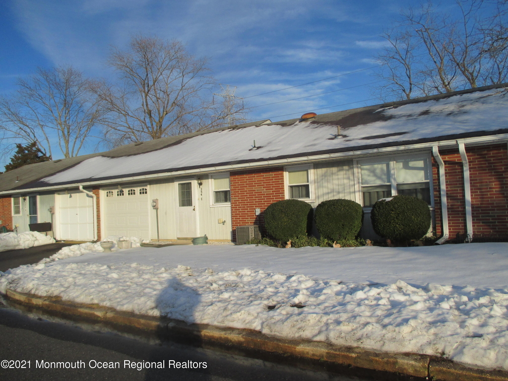 354c Dorchester Drive - Photo 0