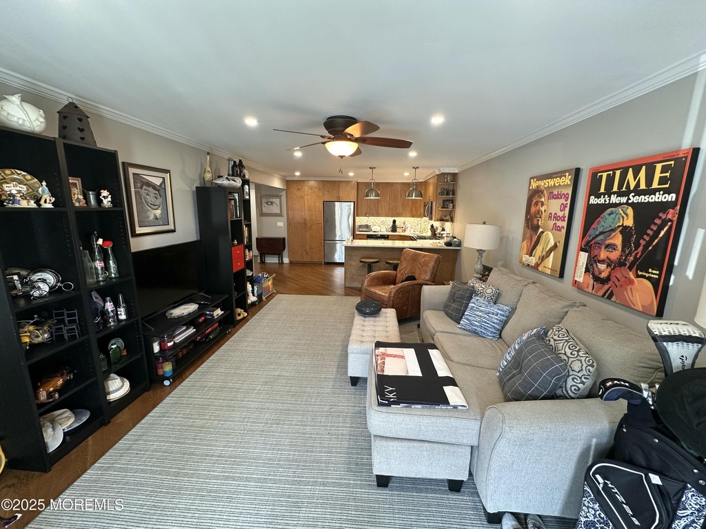 303 Sunset Avenue - Photo 2