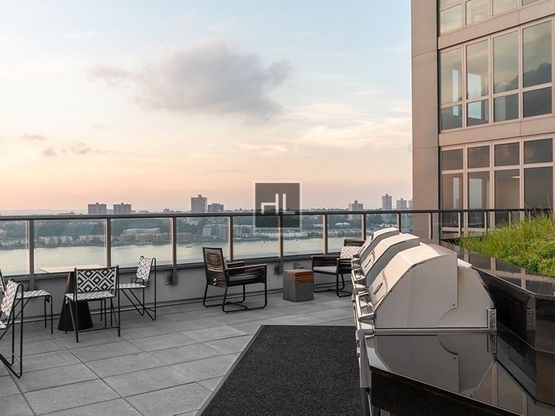West 57th Street - Photo 5
