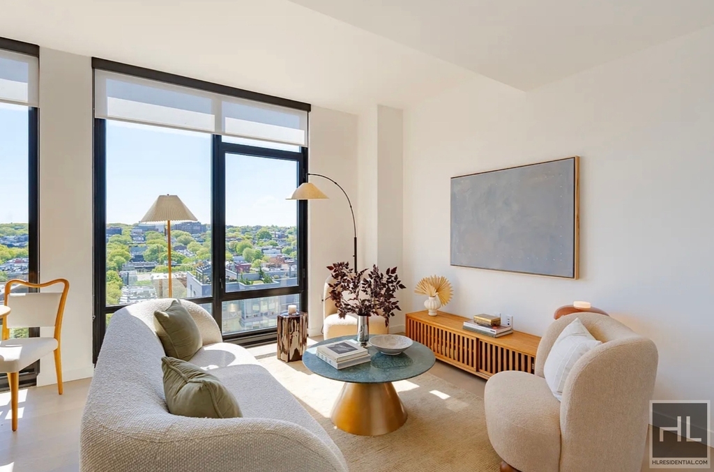 4th Avenue - Photo 2