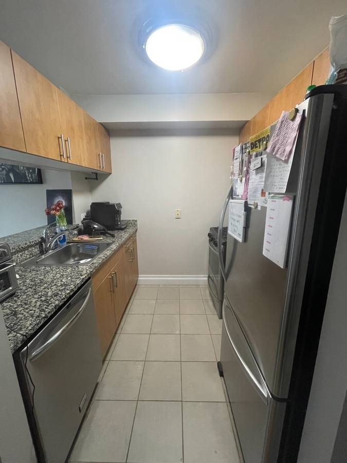 6th Avenue - Photo 1