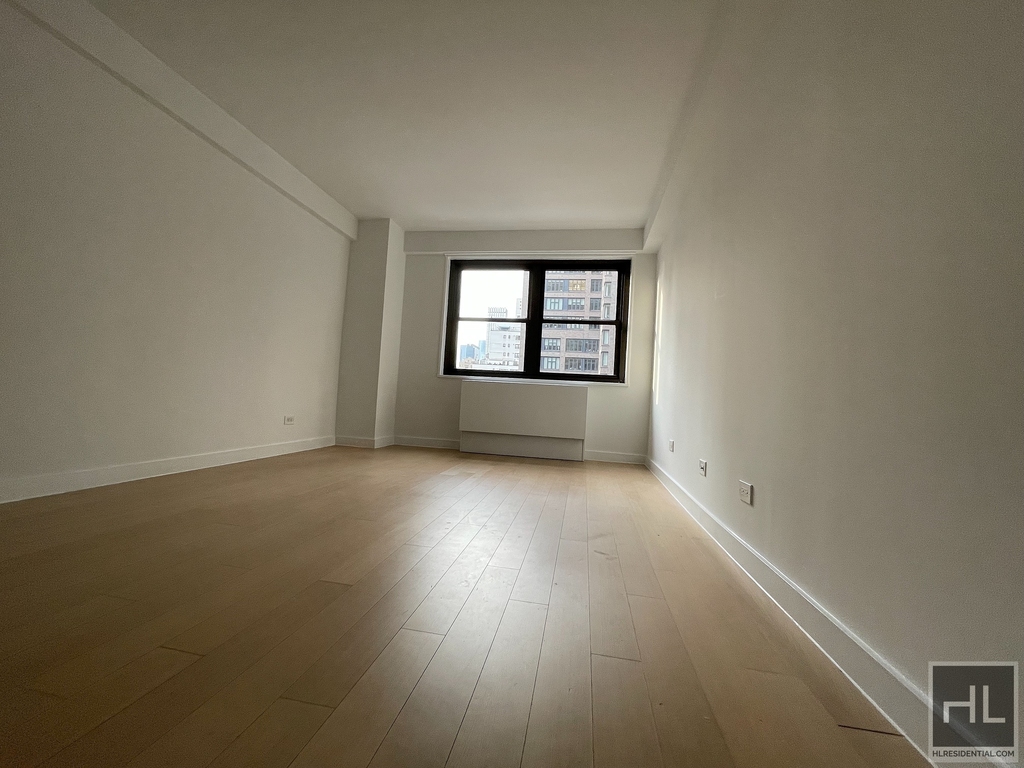 East 39th Street - Photo 1