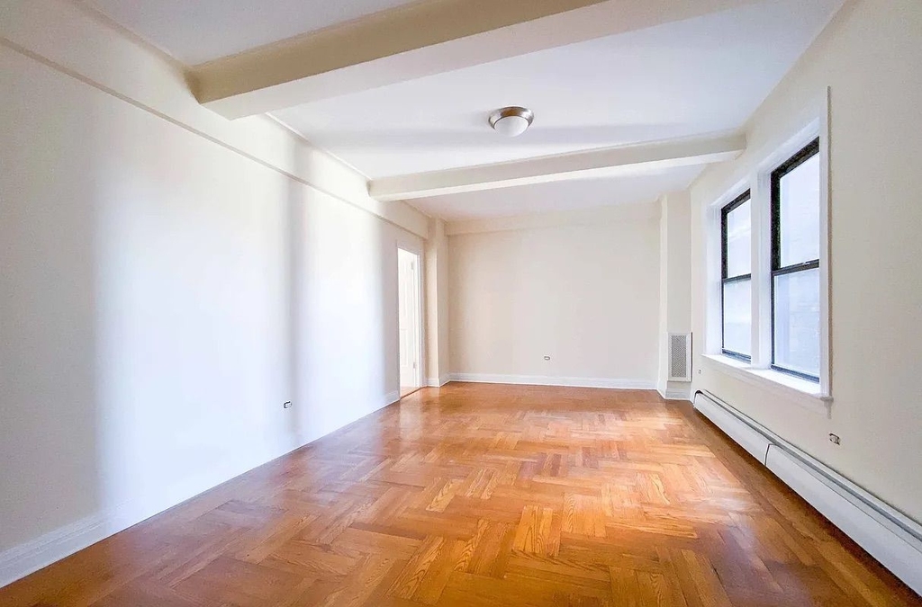 West 79 Street - Photo 1