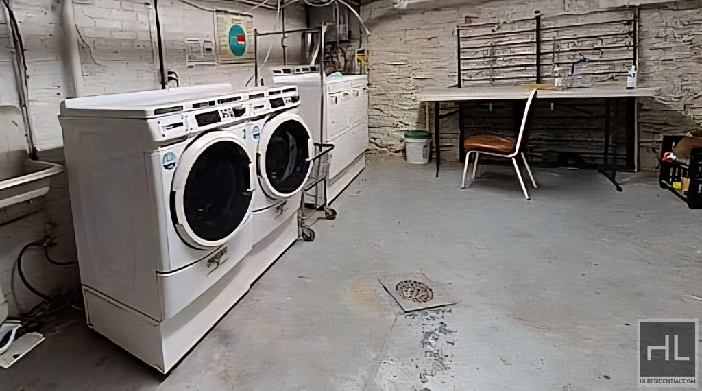 East 61 Street - Photo 4