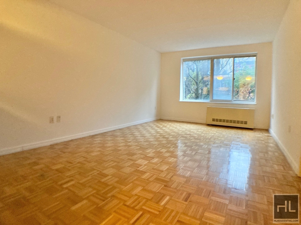 West 48th Street - Photo 0