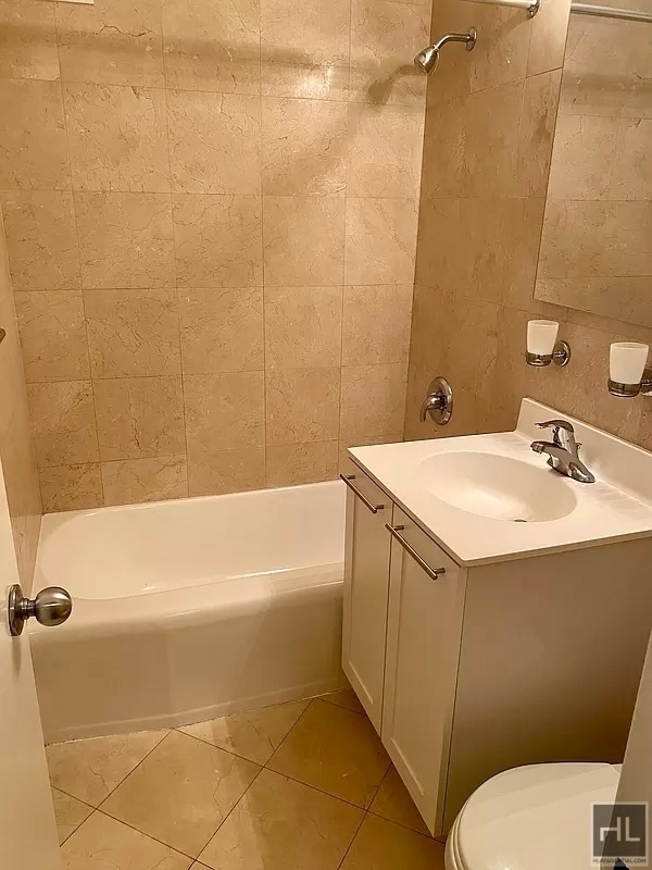 East 79th Street - Photo 3