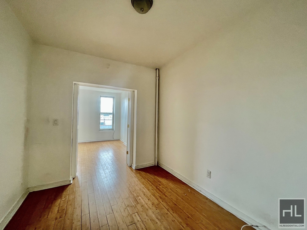 Henry Street - Photo 5