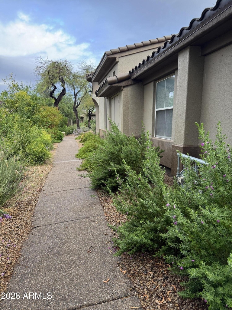 20802 N Grayhawk Drive N - Photo 2