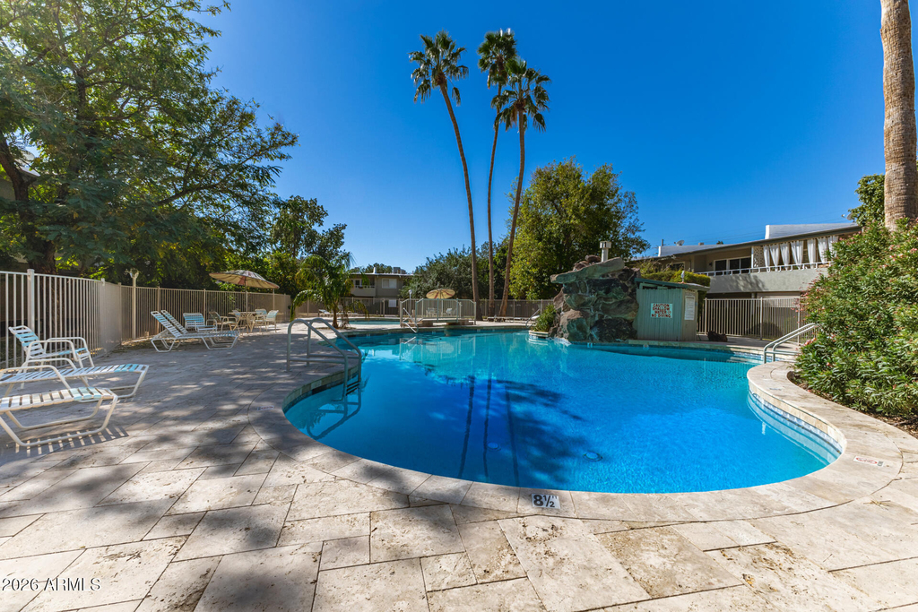 1201 E Rose Lane - Photo 16