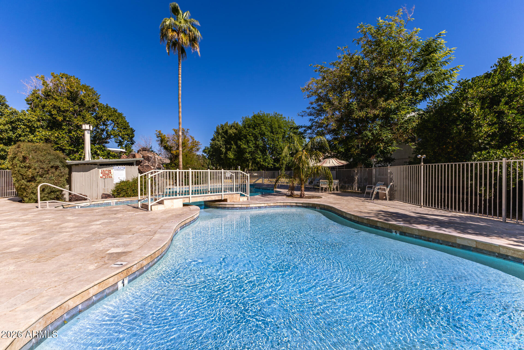 1201 E Rose Lane - Photo 15