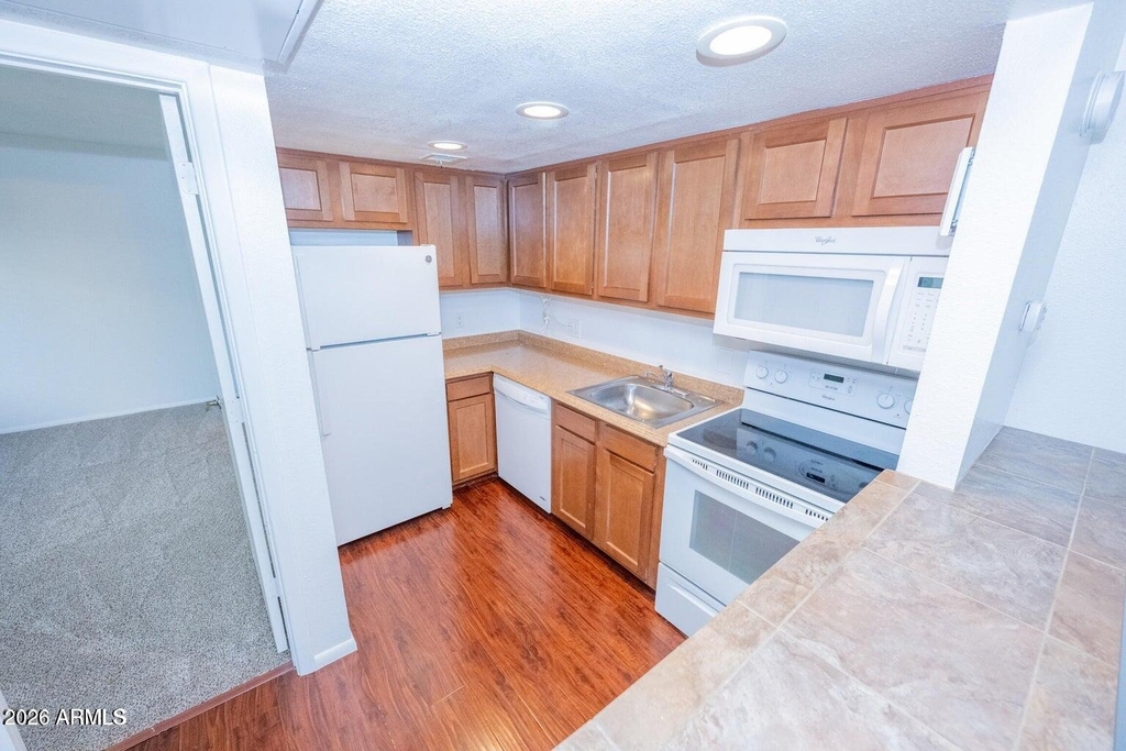 700 W University Drive - Photo 2