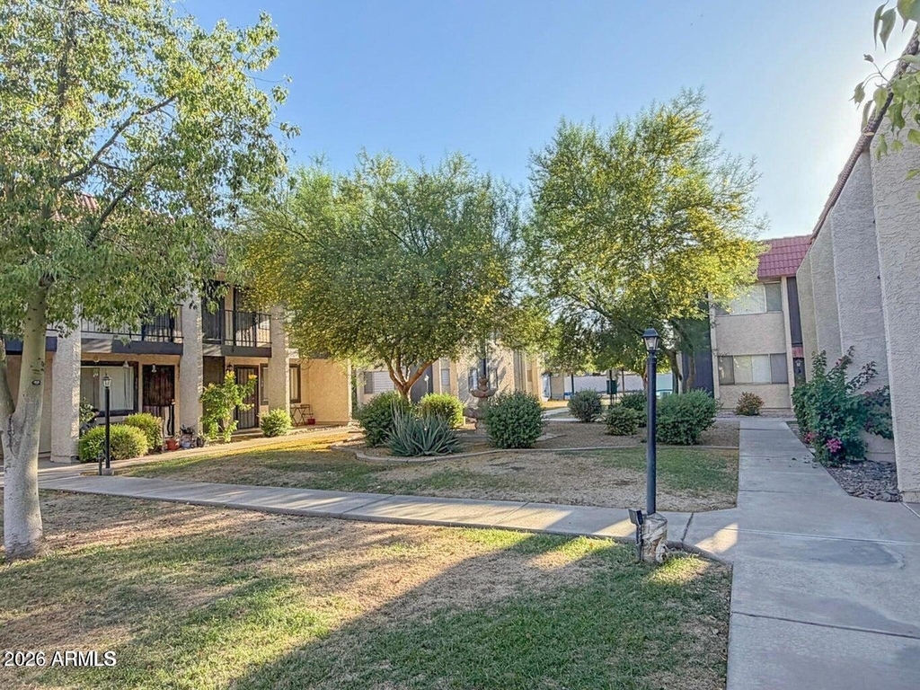 700 W University Drive - Photo 3