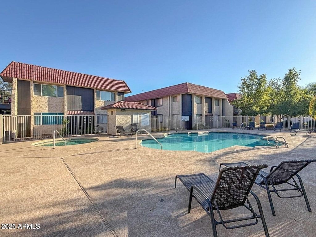 700 W University Drive - Photo 14