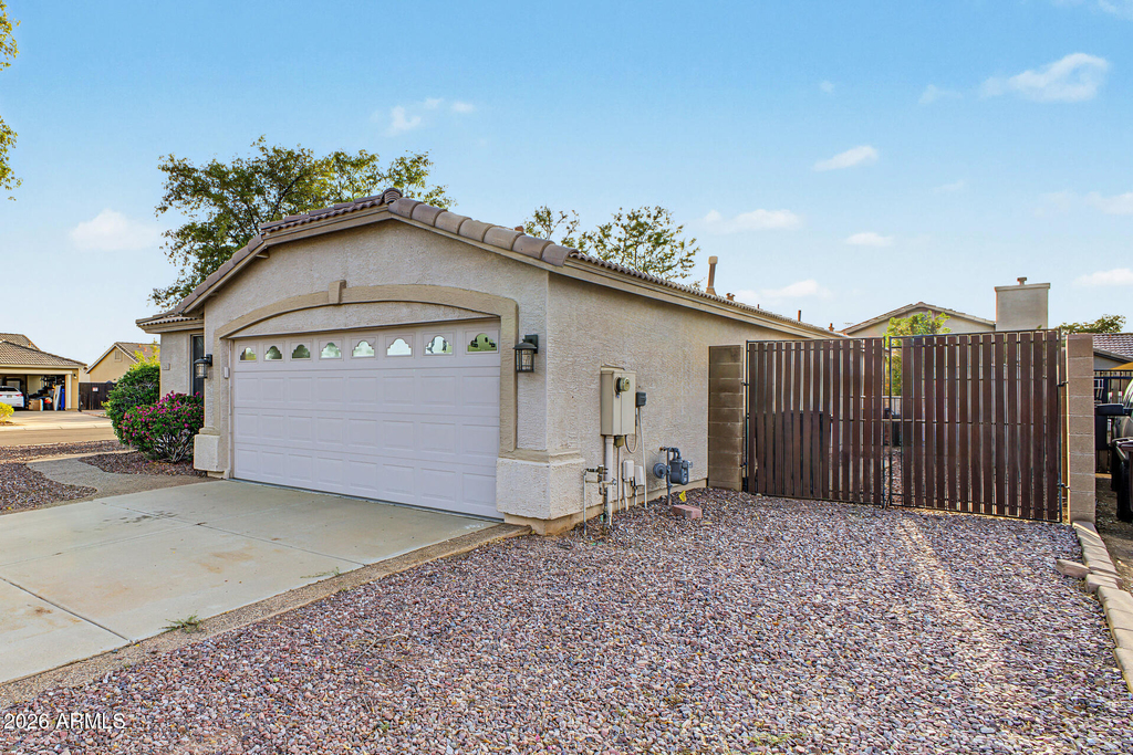 22462 N 107th Drive - Photo 2