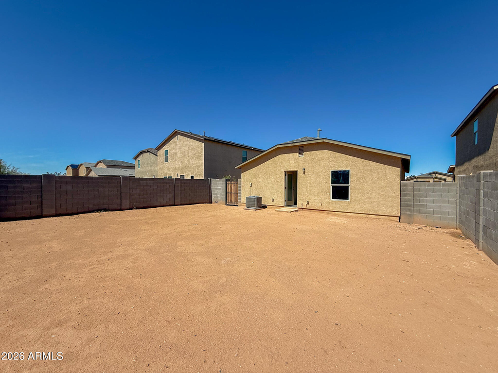 225 W Dewey Avenue - Photo 20