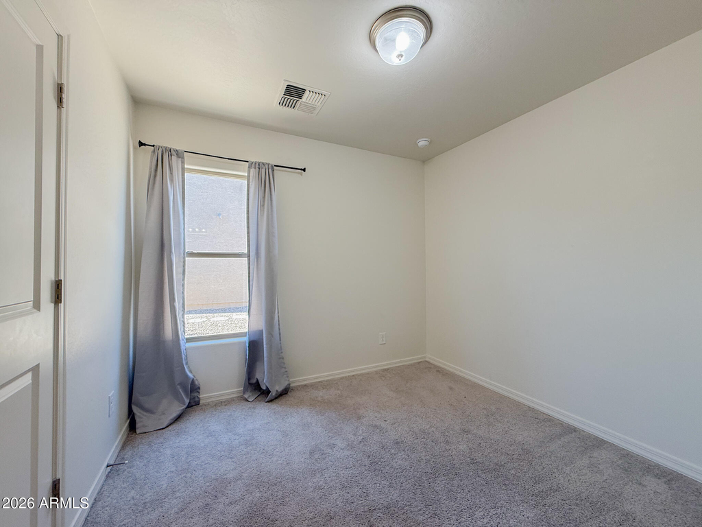 225 W Dewey Avenue - Photo 8