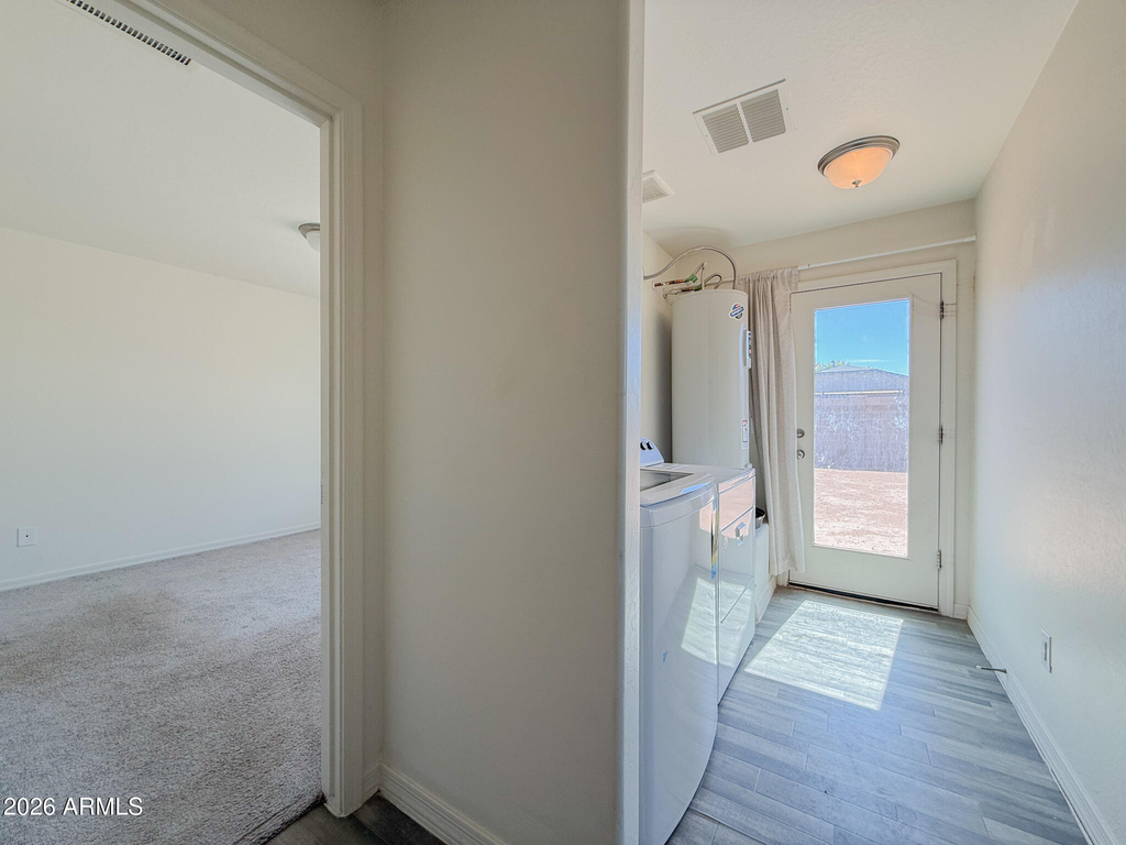 225 W Dewey Avenue - Photo 11