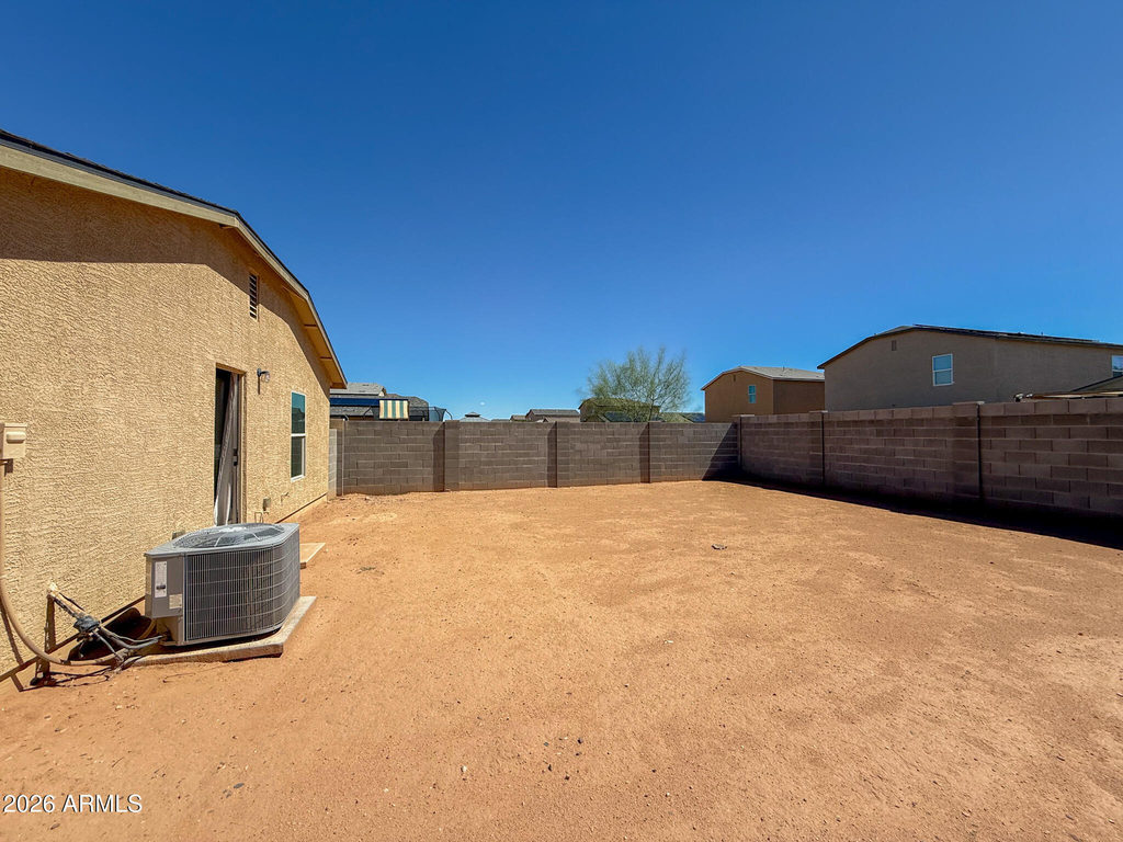 225 W Dewey Avenue - Photo 22