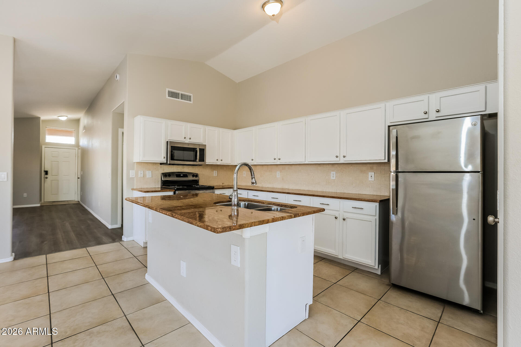 9329 W Beryl Avenue - Photo 6