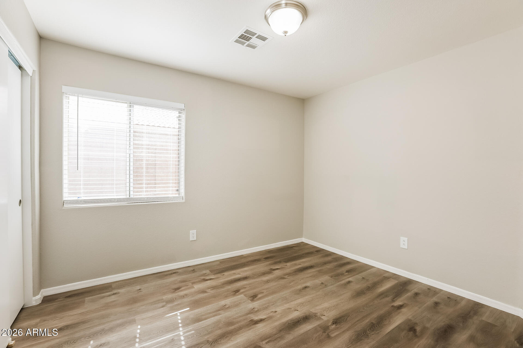 9329 W Beryl Avenue - Photo 11
