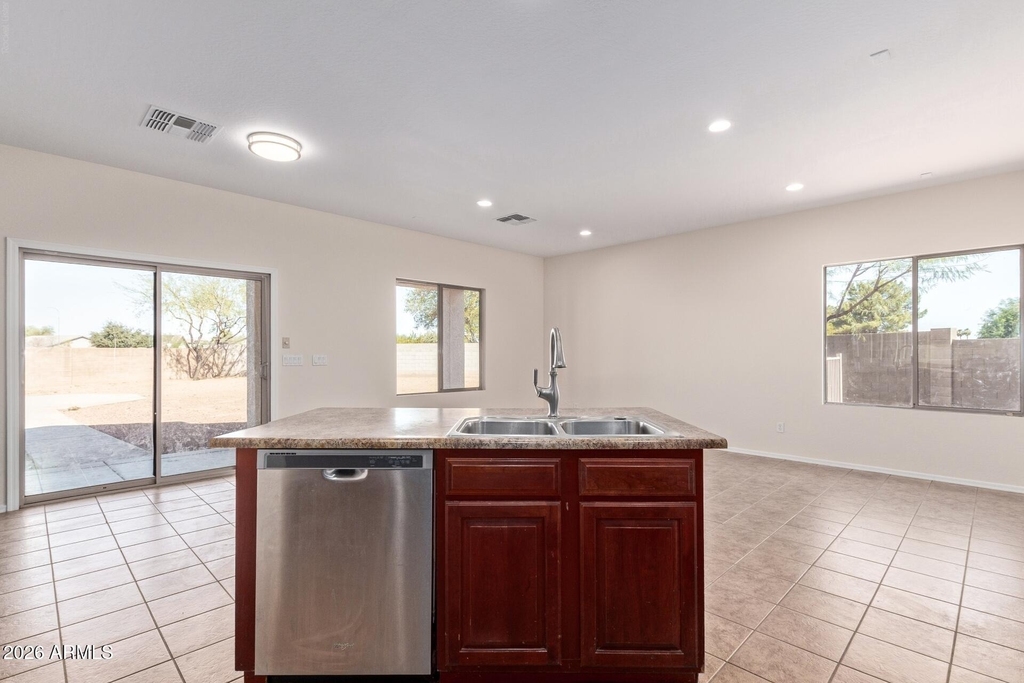 7612 S 70th Lane - Photo 11