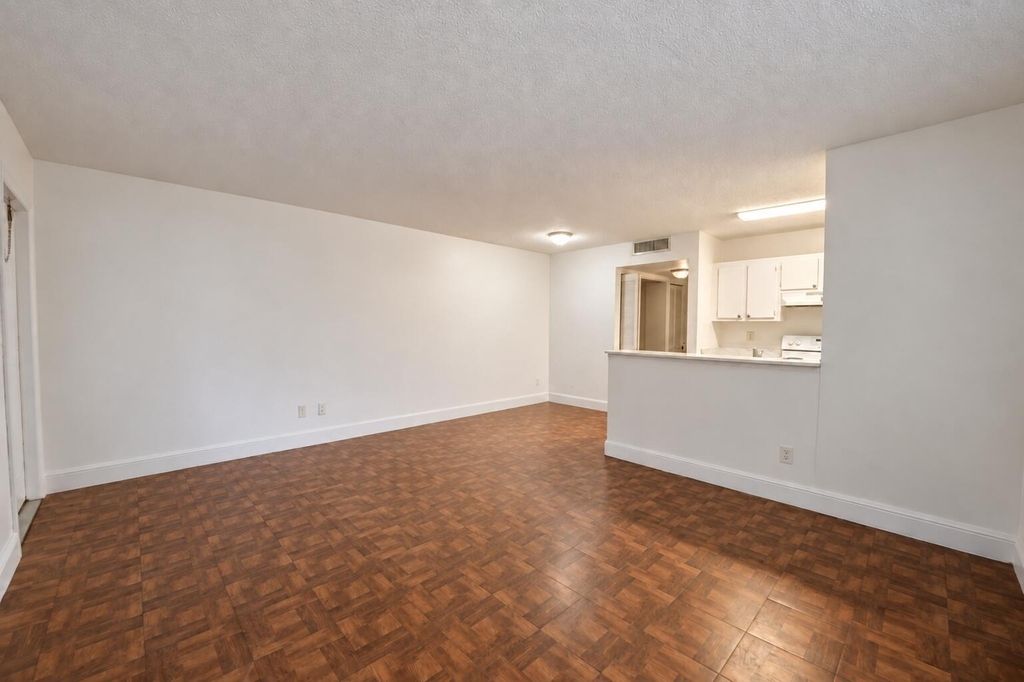 1509 Meadows Circle W - Photo 3