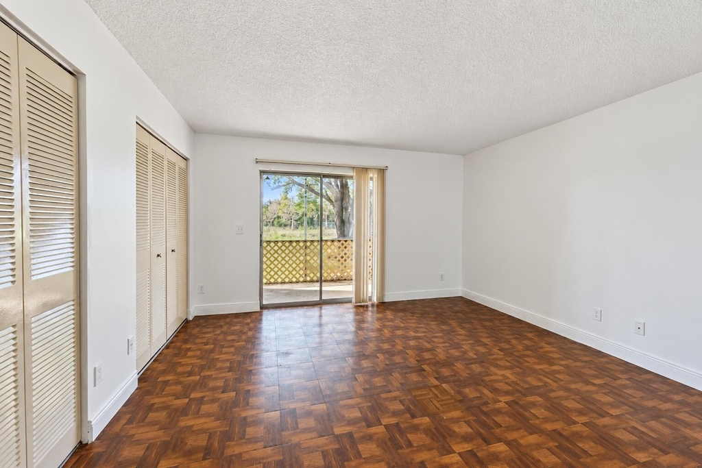 1509 Meadows Circle W - Photo 6
