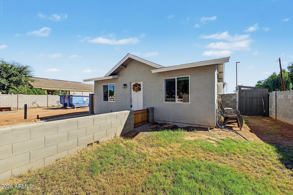 128 W Brooks Street - Photo 16