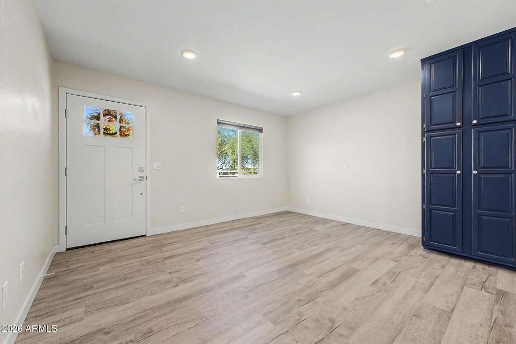 128 W Brooks Street - Photo 8