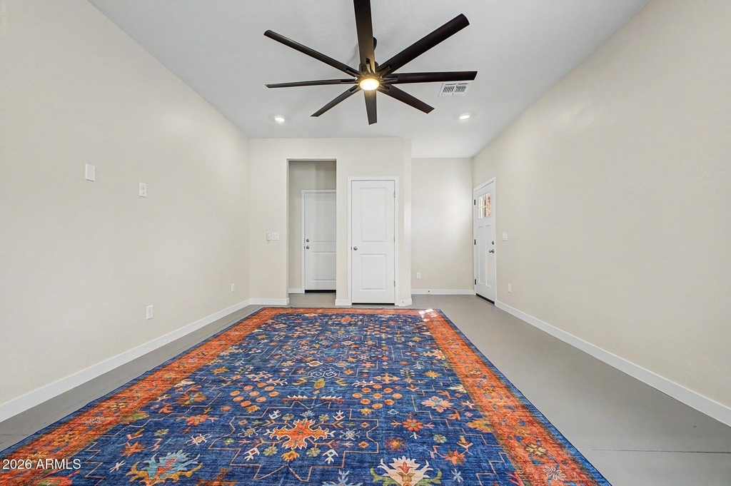 128 W Brooks Street - Photo 5