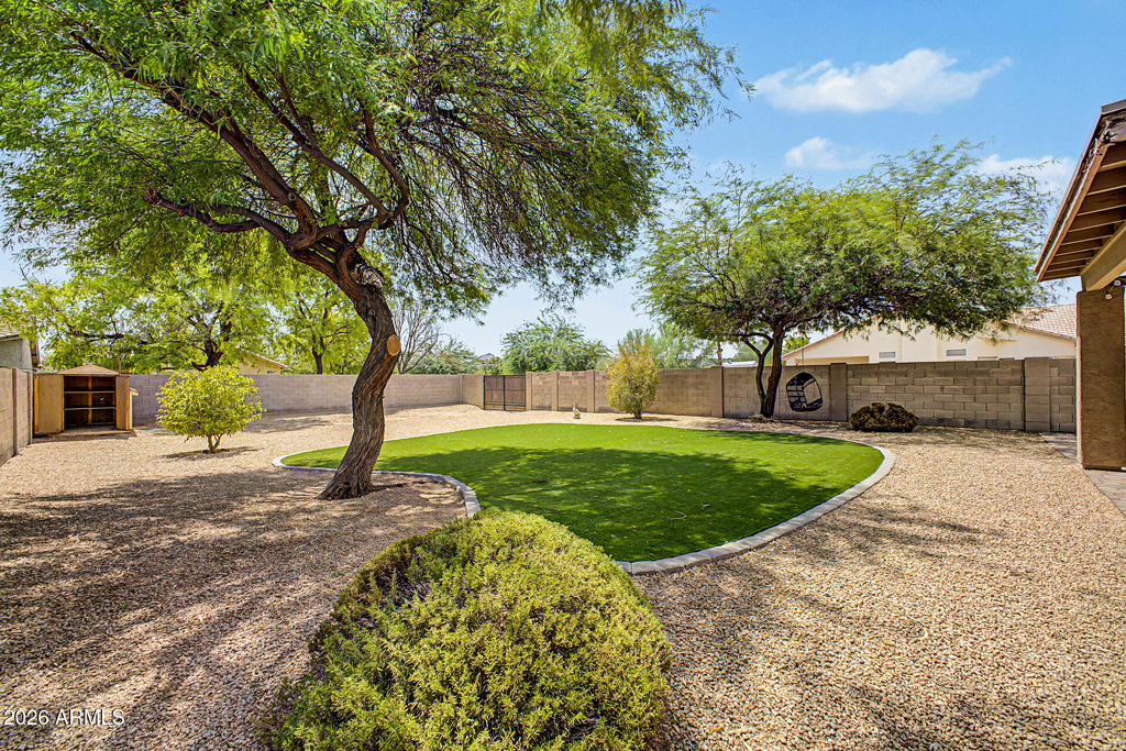3301 E Marconi Avenue - Photo 16