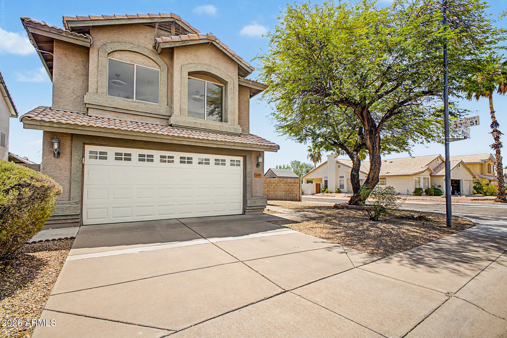 3301 E Marconi Avenue - Photo 0