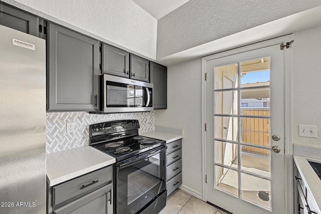 2940 N Oregon Street - Photo 6