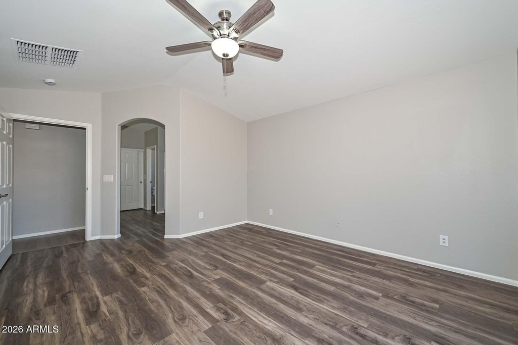 25726 W Victory Street - Photo 15