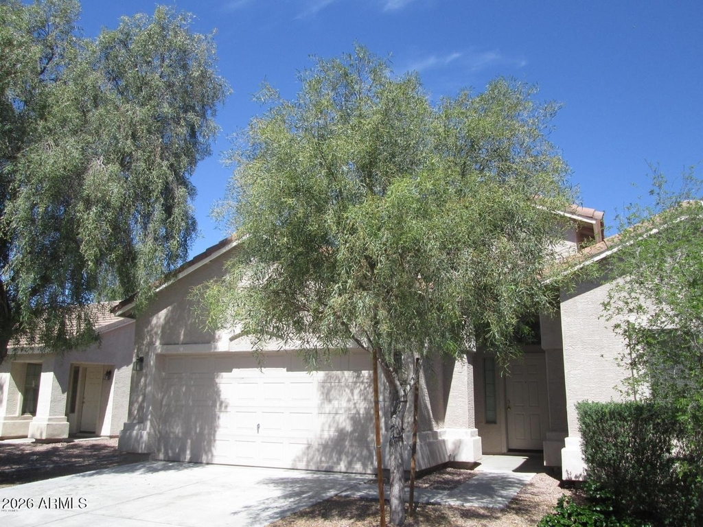 25726 W Victory Street - Photo 0