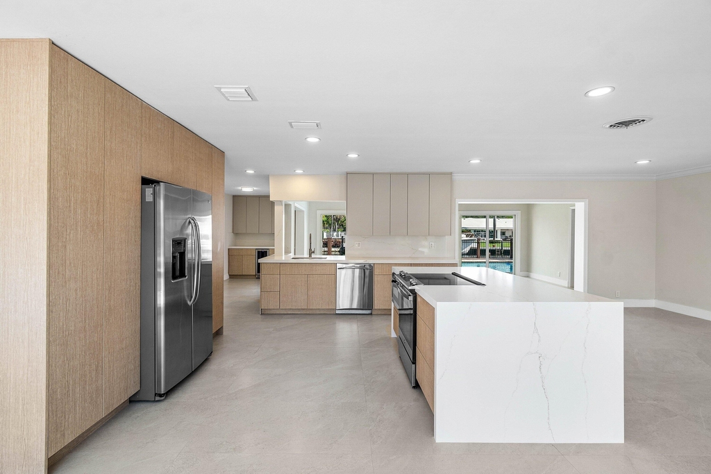 1525 Se 6th Street - Photo 5