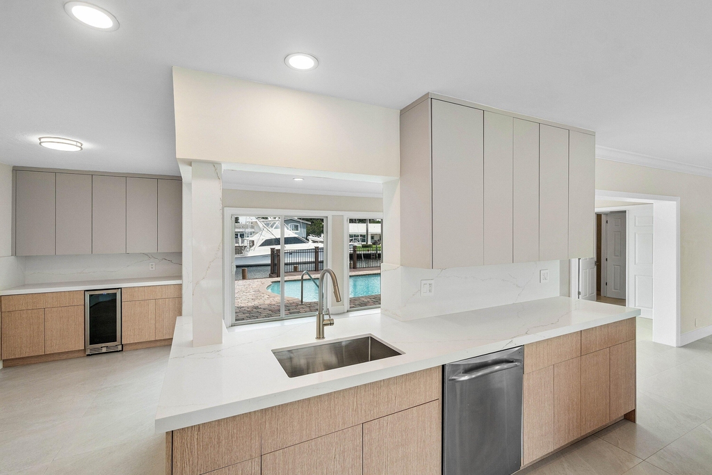 1525 Se 6th Street - Photo 9