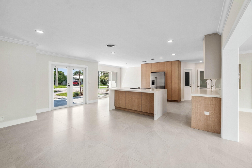 1525 Se 6th Street - Photo 3