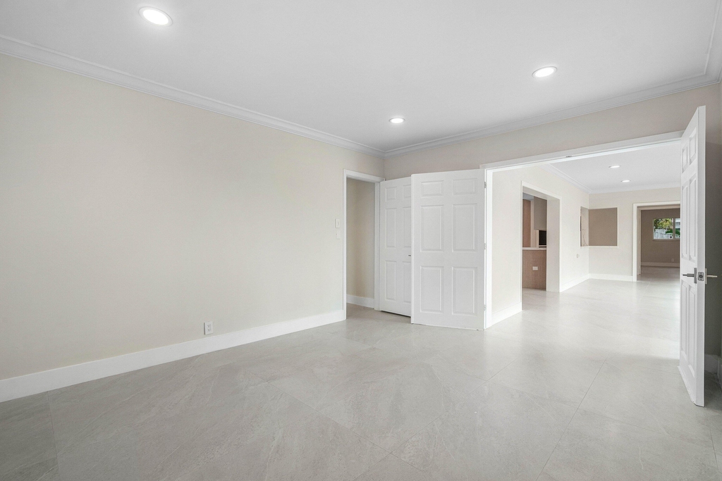 1525 Se 6th Street - Photo 34
