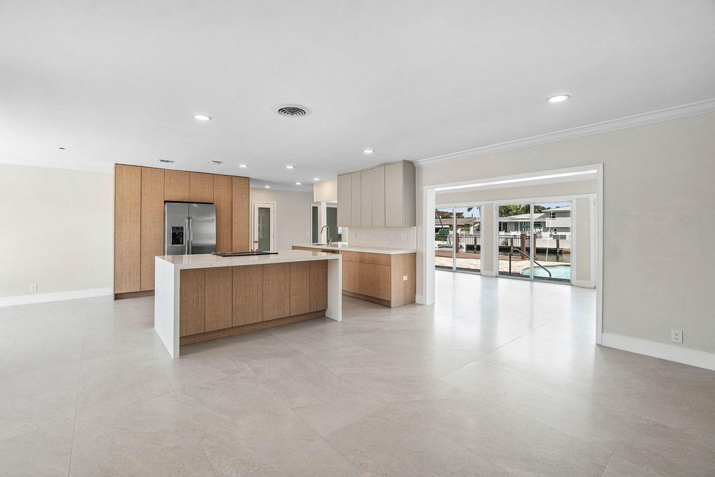 1525 Se 6th Street - Photo 4