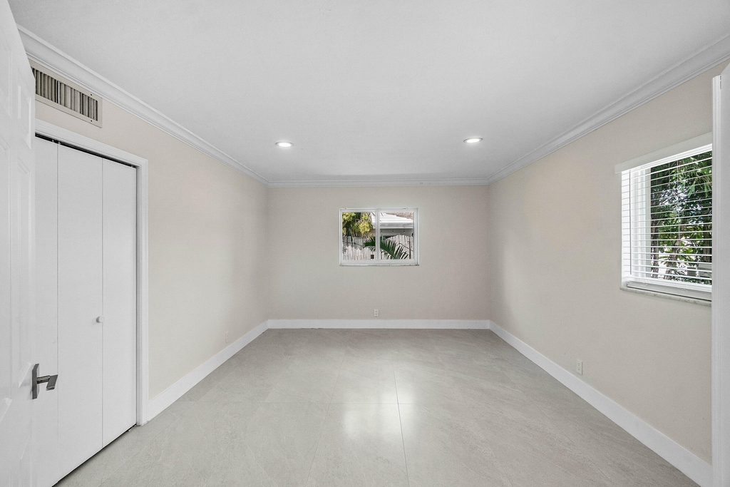 1525 Se 6th Street - Photo 22