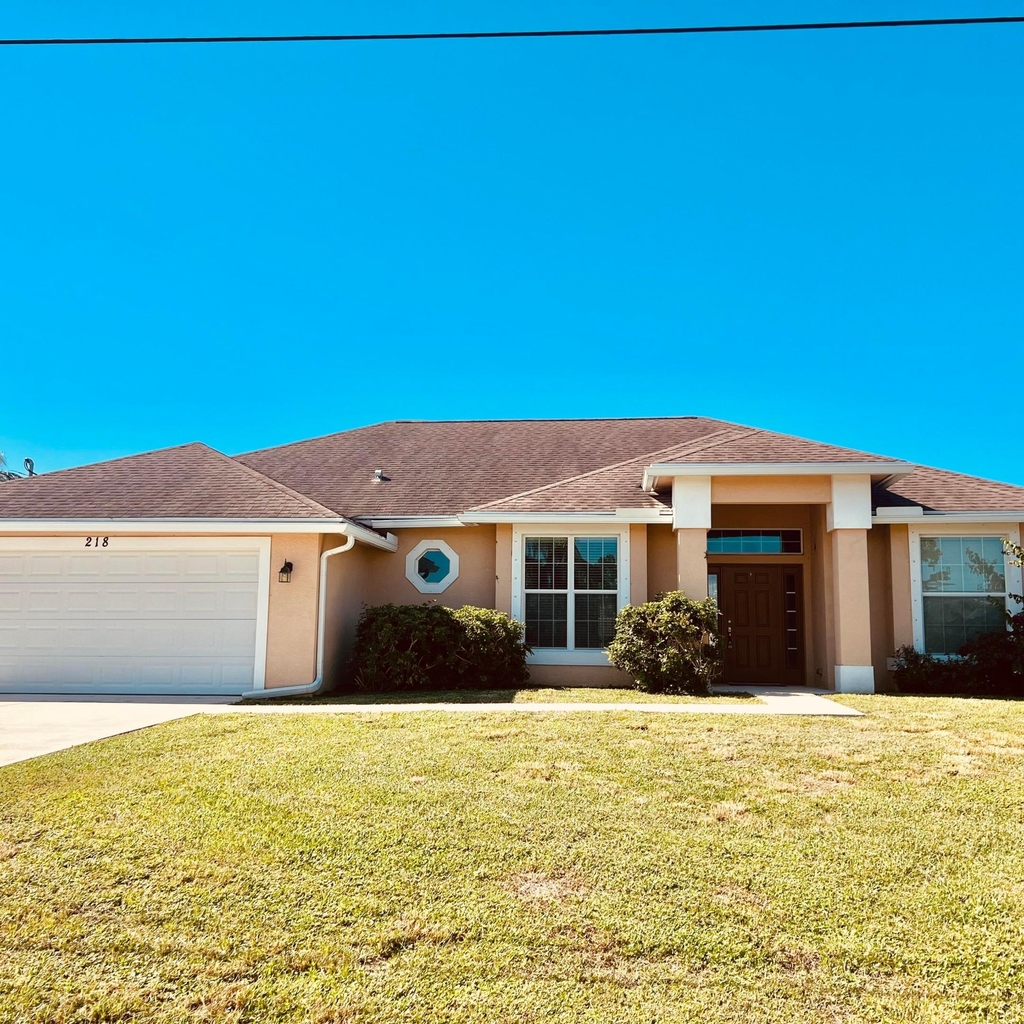 218 Sw Ridgecrest Drive - Photo 0