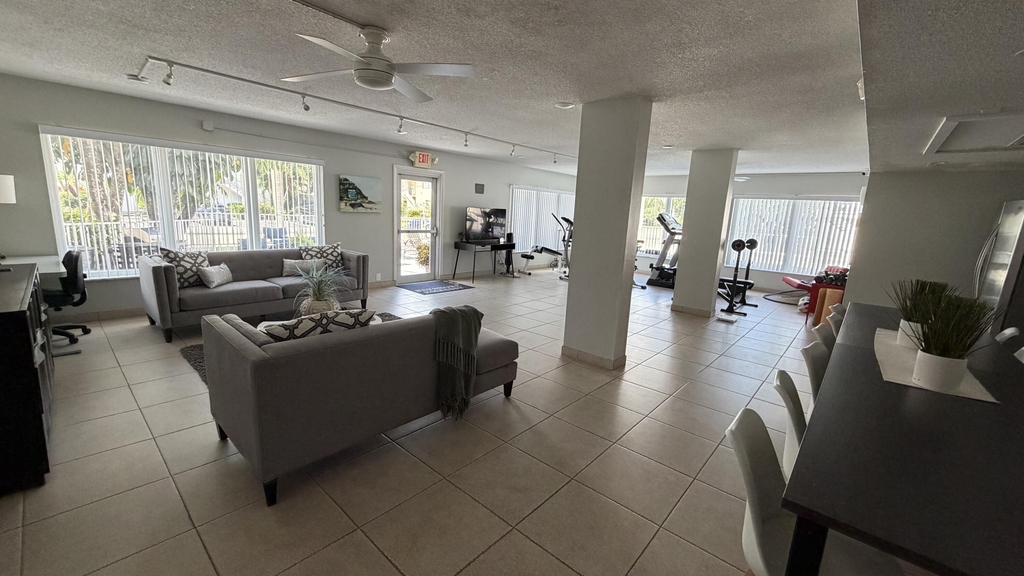 550 Bayshore Drive - Photo 2