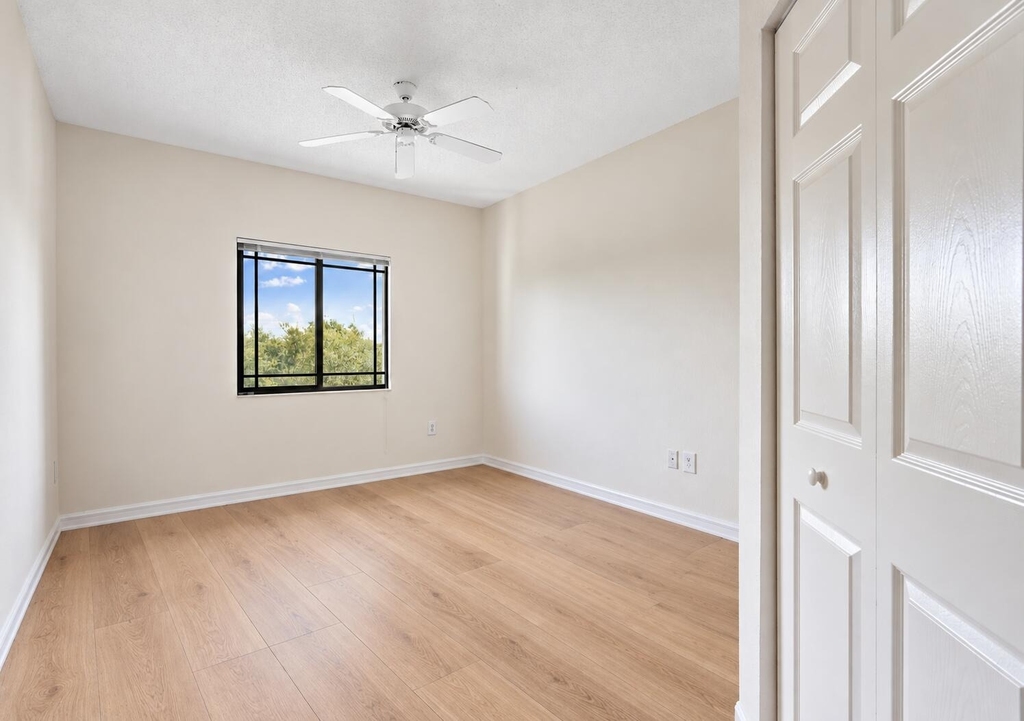 3022 Alcazar Place - Photo 8