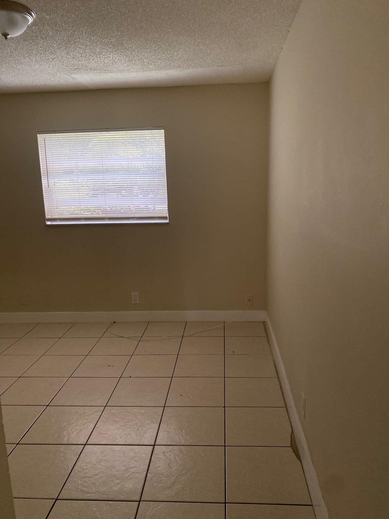 304 Nw 30th Court - Photo 5