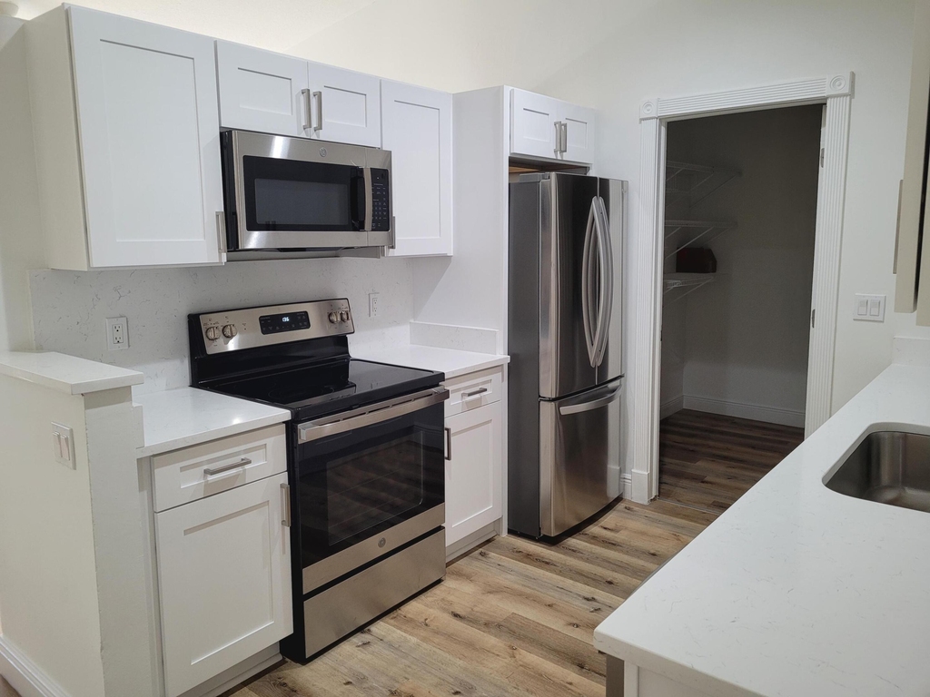 2911 Sw Lucerne Street - Photo 1