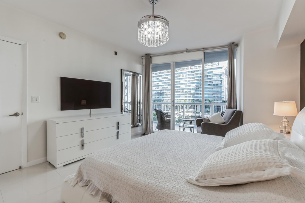 475 Brickell Avenue - Photo 5