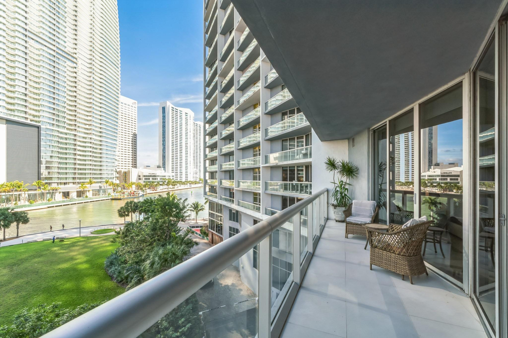 475 Brickell Avenue - Photo 23