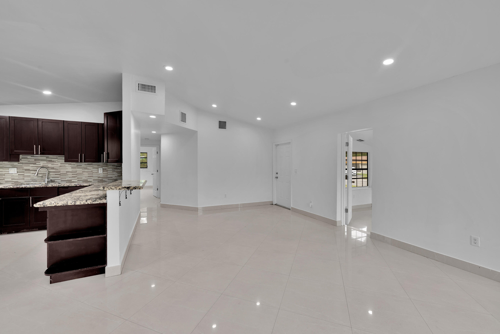 17551 Ne 5th Avenue - Photo 11